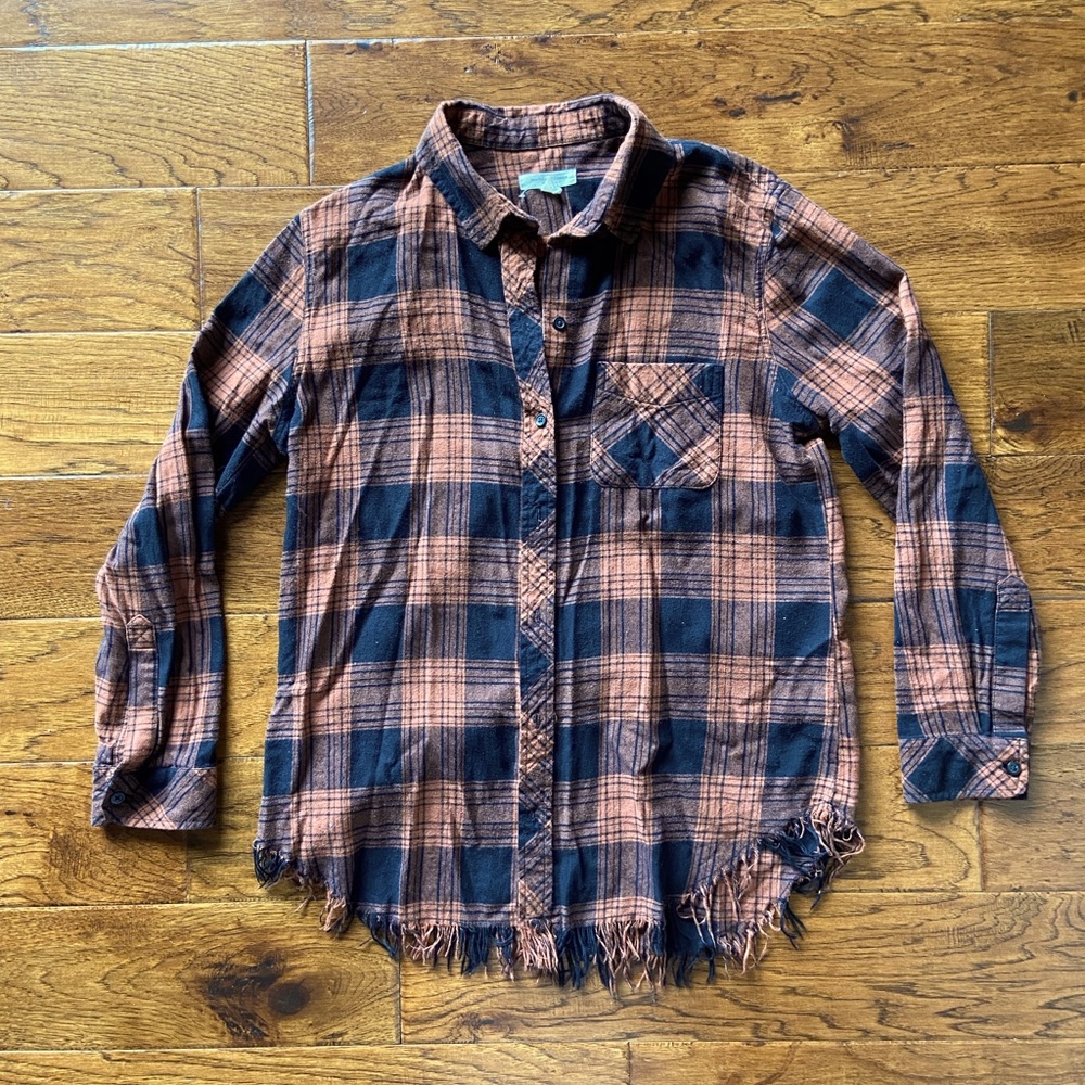 beachlunchlounge Burnt Orange & Black Flannel Button Down Shirt - Women’s Medium